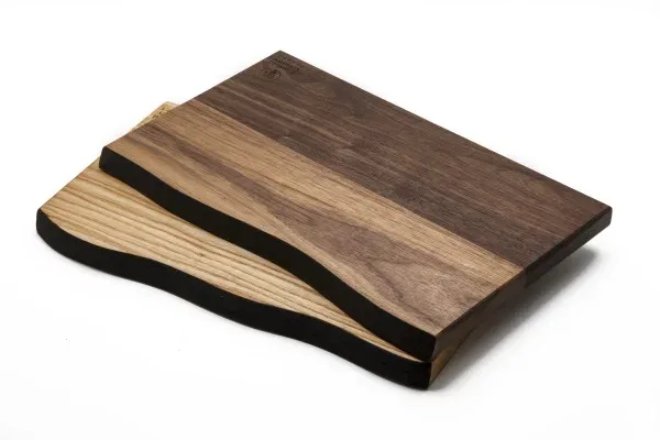 Schneidebrett mit Waldkante - Walnuss