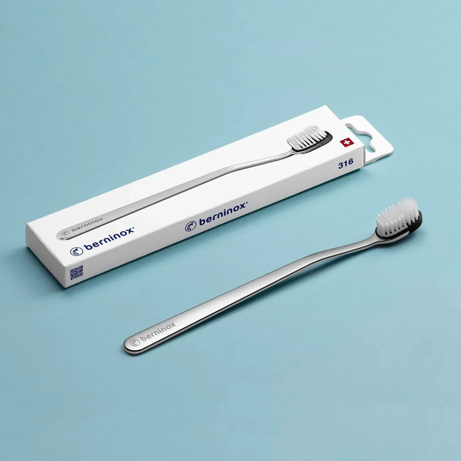 Zahnbürste - tiefschwarz